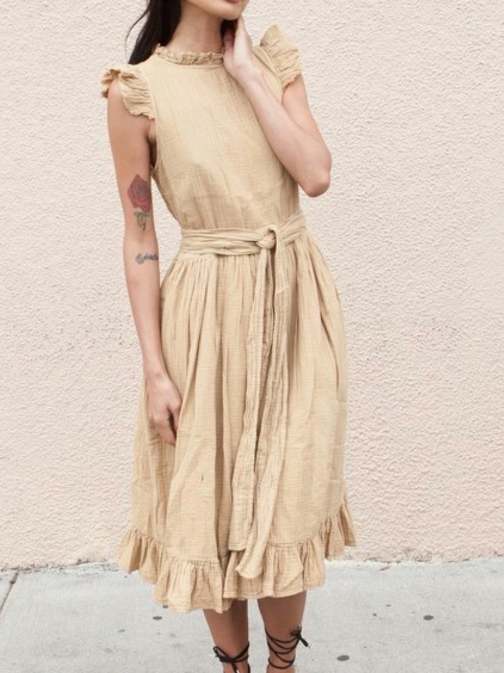 Atelier Delphine Holiday DressRuffle Midi Dress in dune  - Tie-Waist, pockets